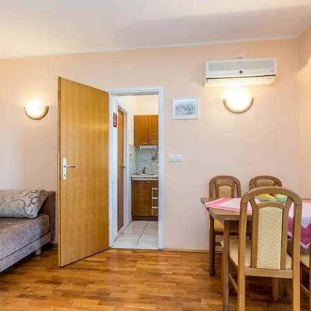 Apartment With A Parking Space Vantacici, Krk - 5313
