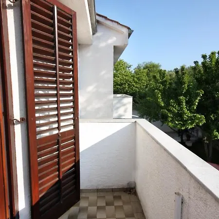 Apartment With A Parking Space Vantacici, Krk - 5313 Malinska