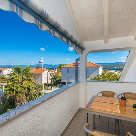 Apartamento With A Parking Space Vantacici, Krk - 5313 Malinska